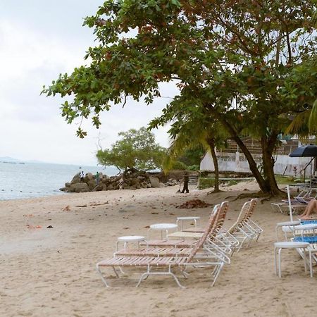 Rainbow Paradise Beachfront Penang Tanjung Bungah  Zewnętrze zdjęcie