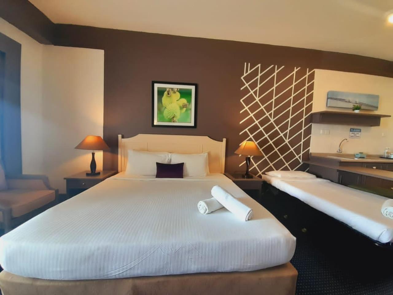 Rainbow Paradise Beachfront Penang Tanjung Bungah  Zewnętrze zdjęcie