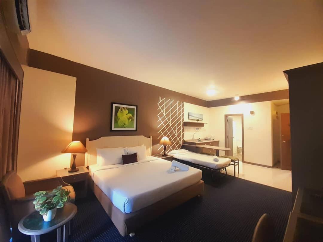 Rainbow Paradise Beachfront Penang Tanjung Bungah  Zewnętrze zdjęcie