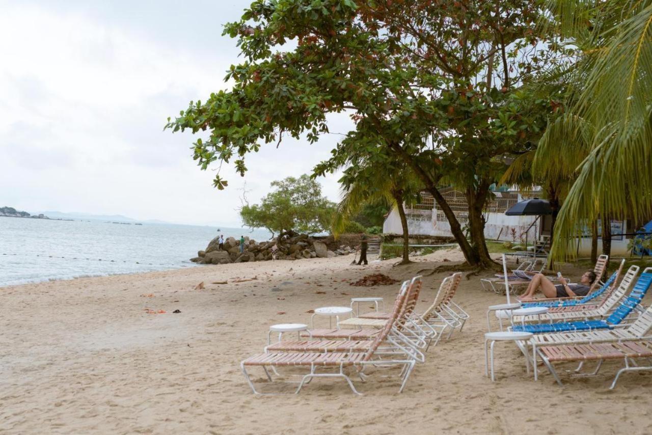Rainbow Paradise Beachfront Penang Tanjung Bungah  Zewnętrze zdjęcie